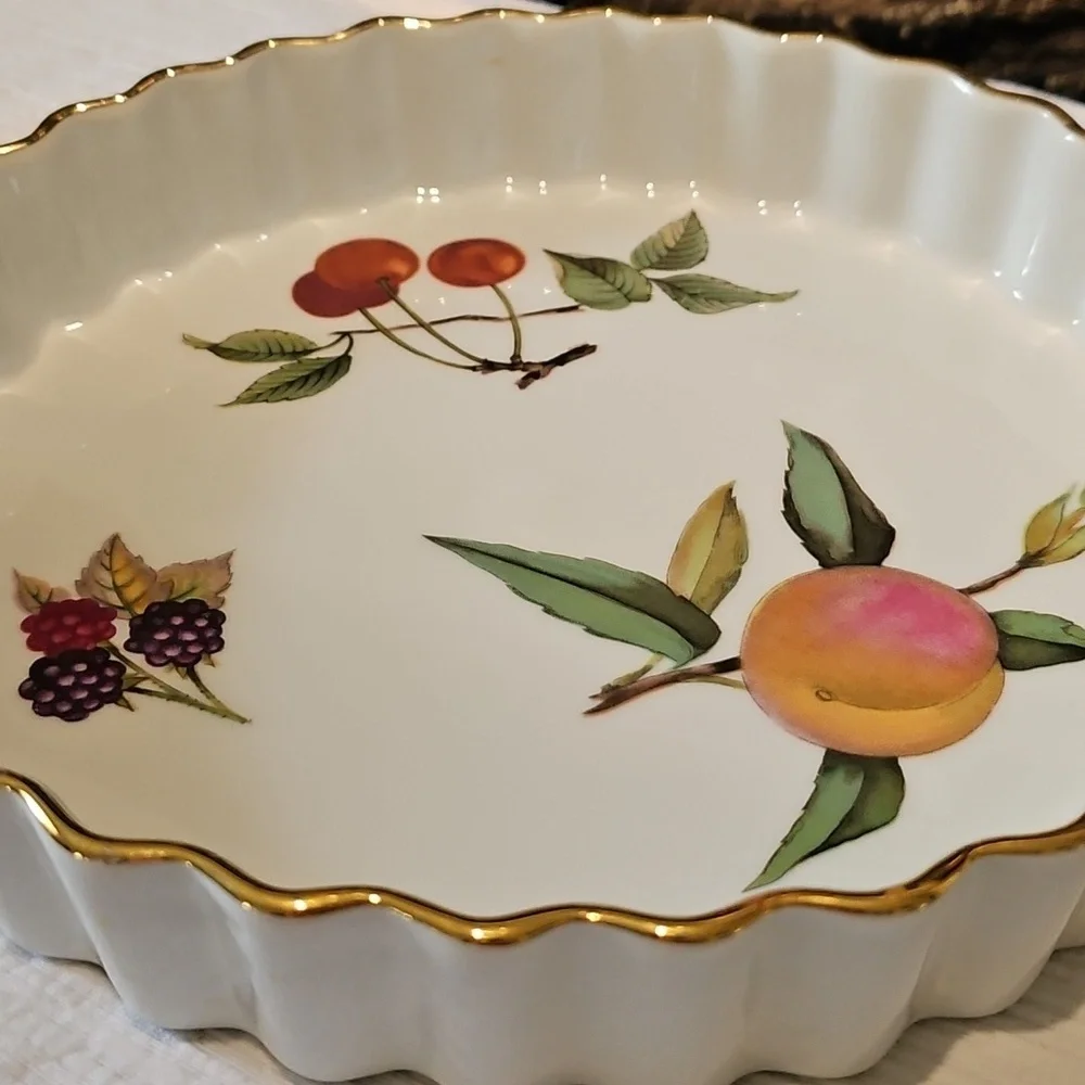 Royal Worchester Fine Porcelain Quiche/Flan Dish